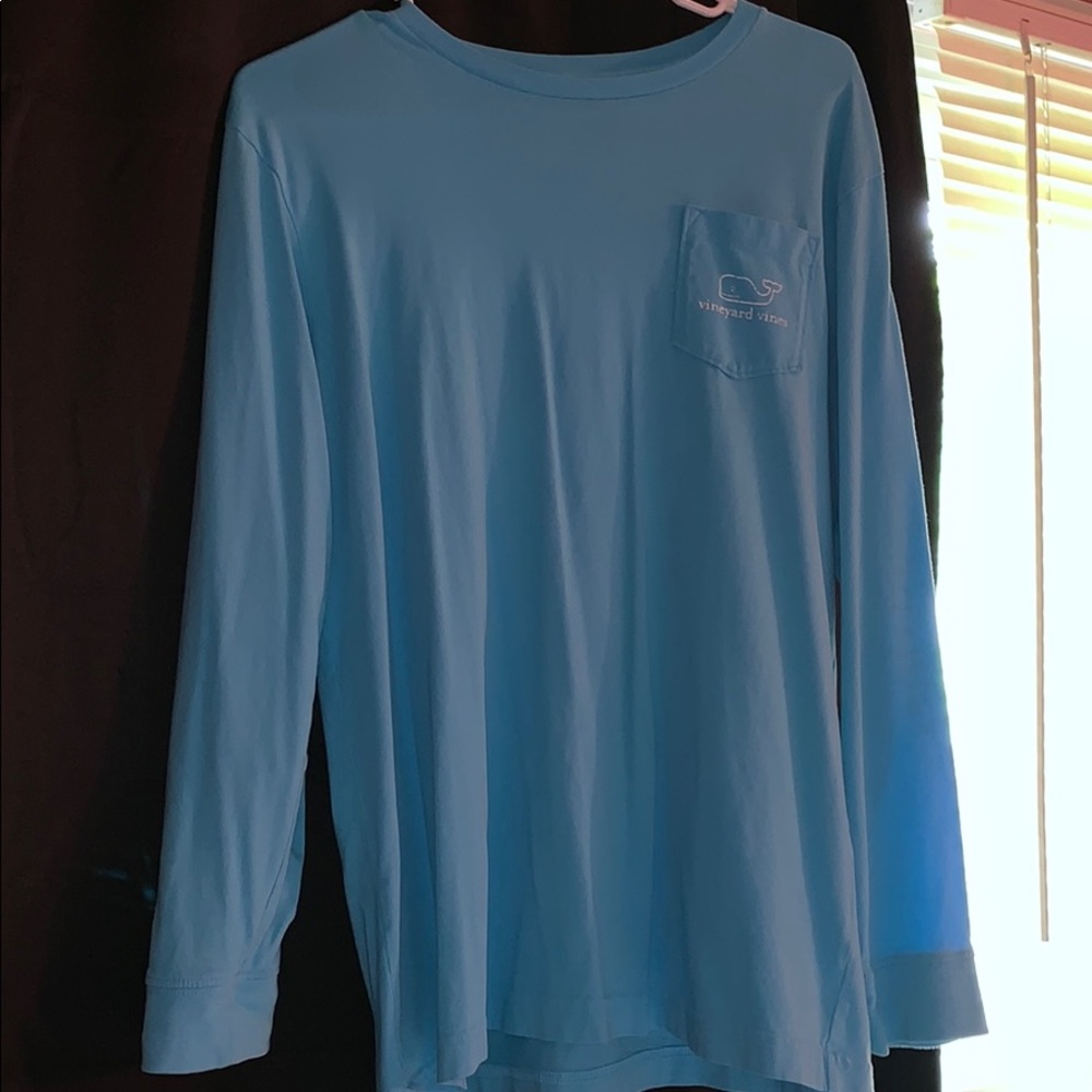 Blue long sleeve vineyard vines shirt!